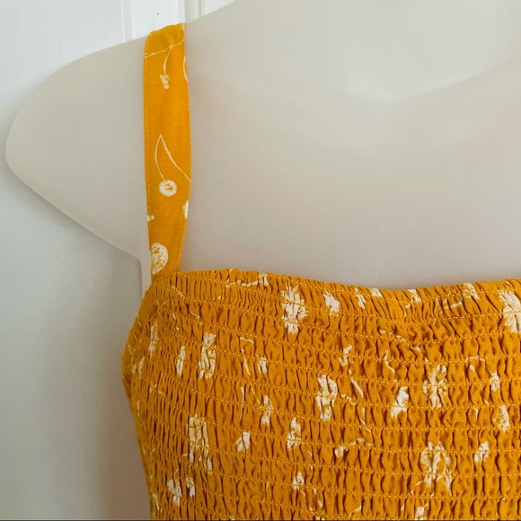 Torrid ruched yellow crop top - Picture 5 of 5